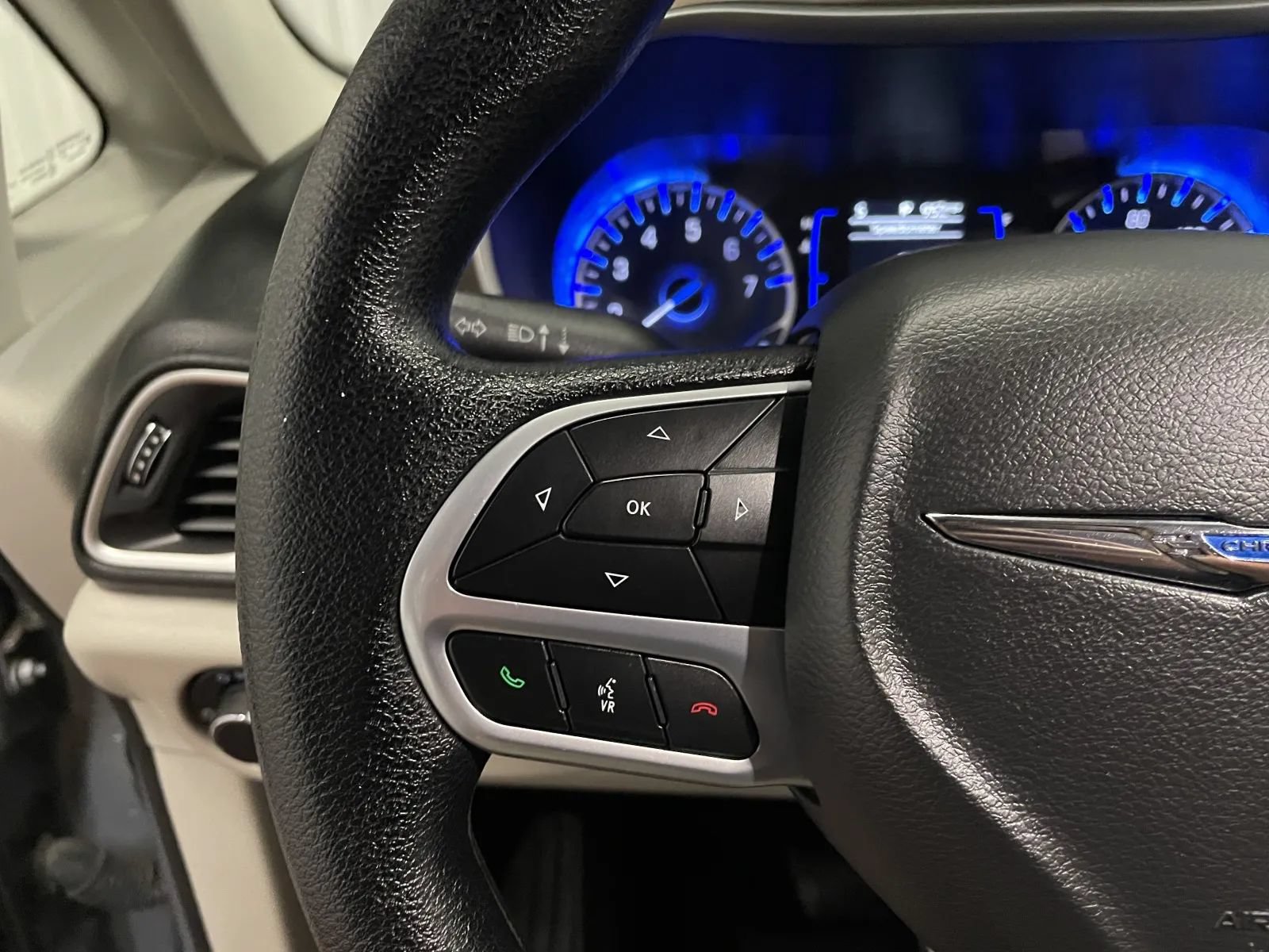 Used 2021 Chrysler Voyager Lxi FWD image 19