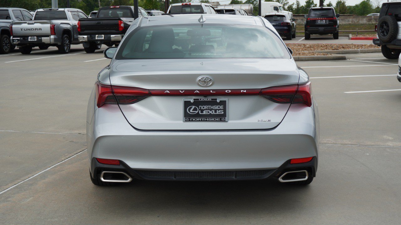 Used 2022 Toyota Avalon XLE FWD image 7
