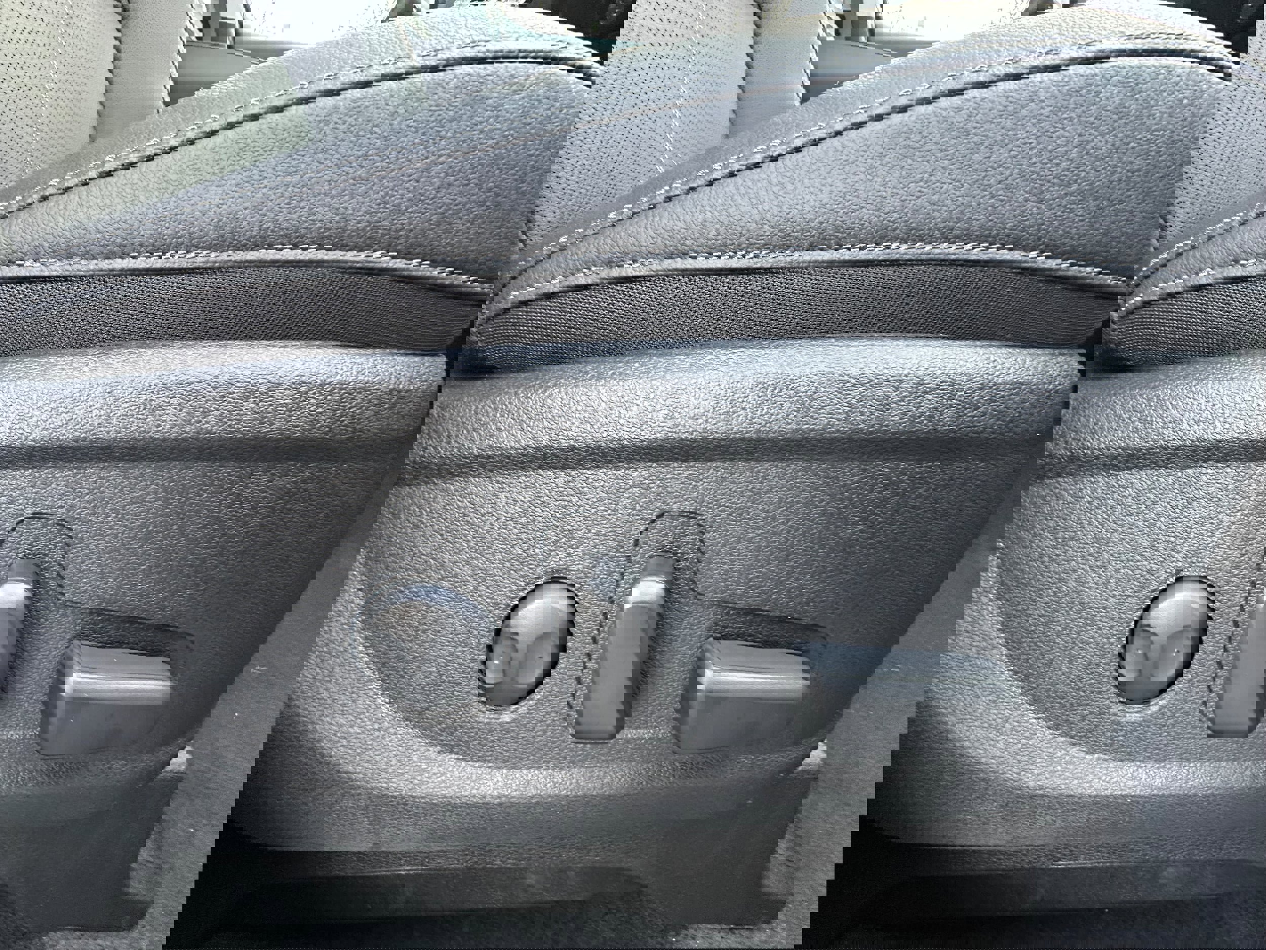 New 2025 Kia Telluride EX image 30