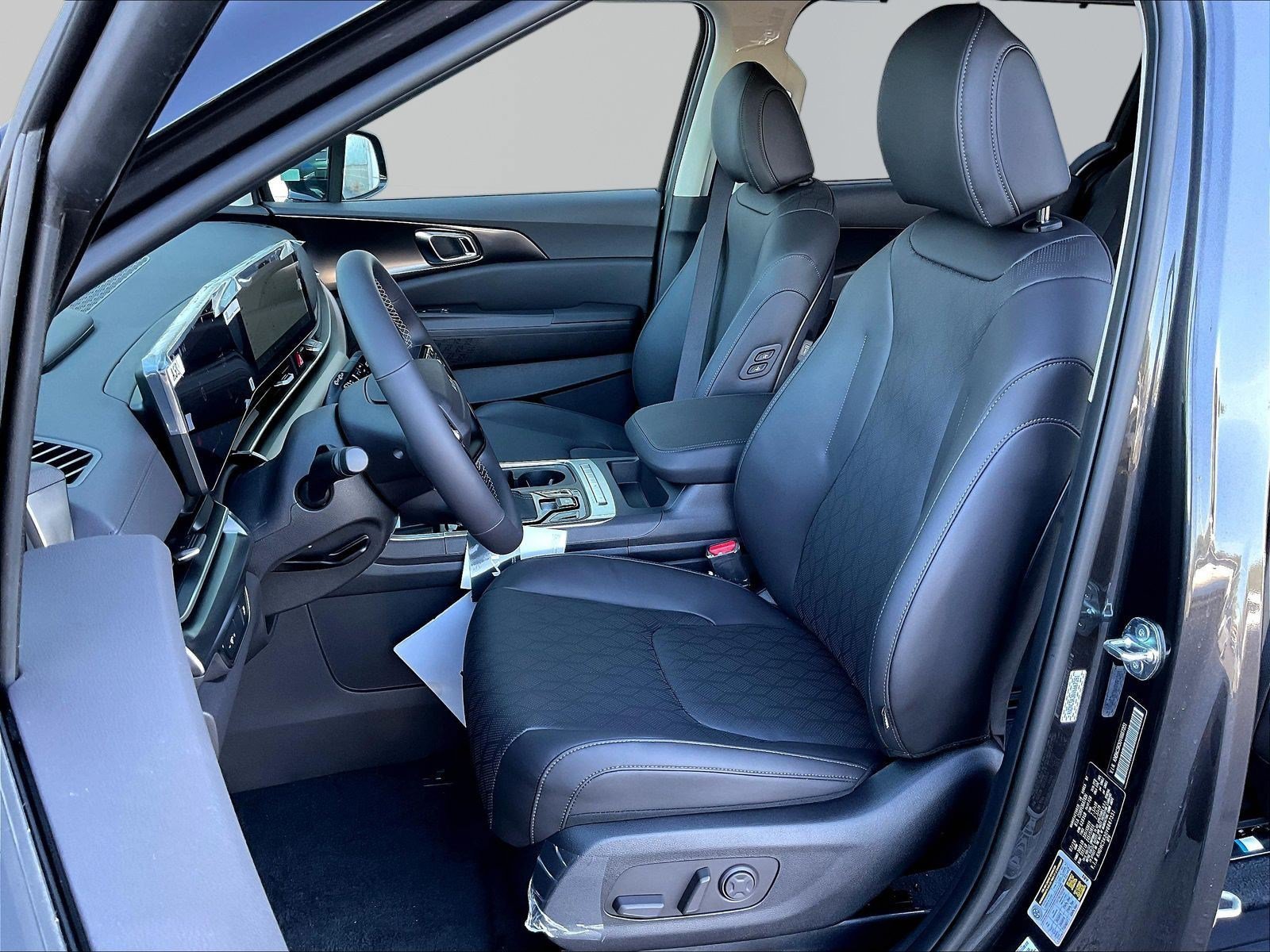 New 2027 Kia Carnival EX FWD image 17