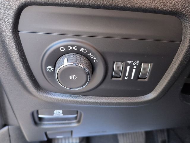 Used 2022 Jeep Grand Cherokee L Overland w/ Luxury Tech Group IV AWD/4WD image 20