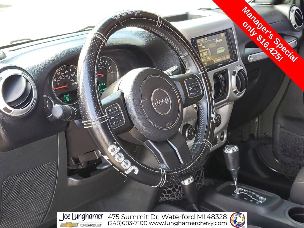 Used 2015 Jeep Wrangler Unlimited Sahara w/ Dual Top Group AWD/4WD image 12
