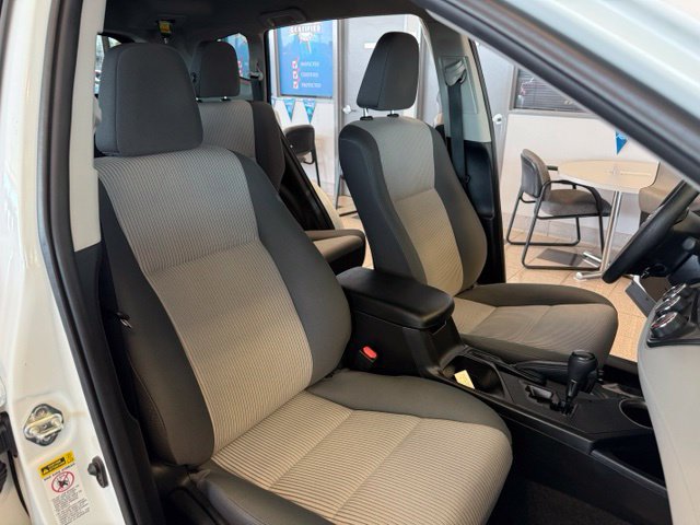 Used 2015 Toyota RAV4 LE AWD/4WD image 25
