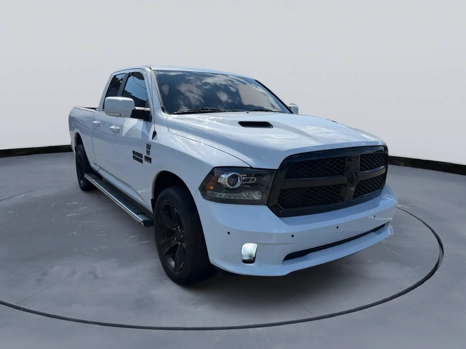 Used 2017 RAM 1500 Sport w/ Convenience Group AWD/4WD image 8