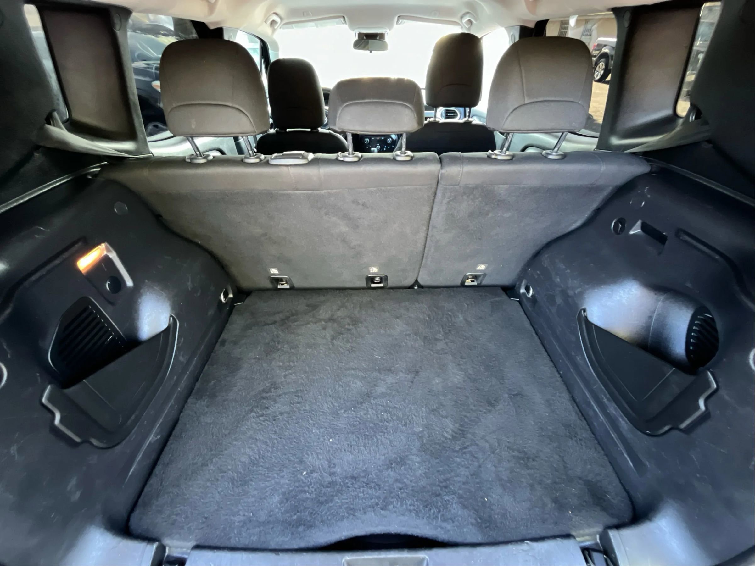 Used 2020 Jeep Renegade Latitude FWD image 20
