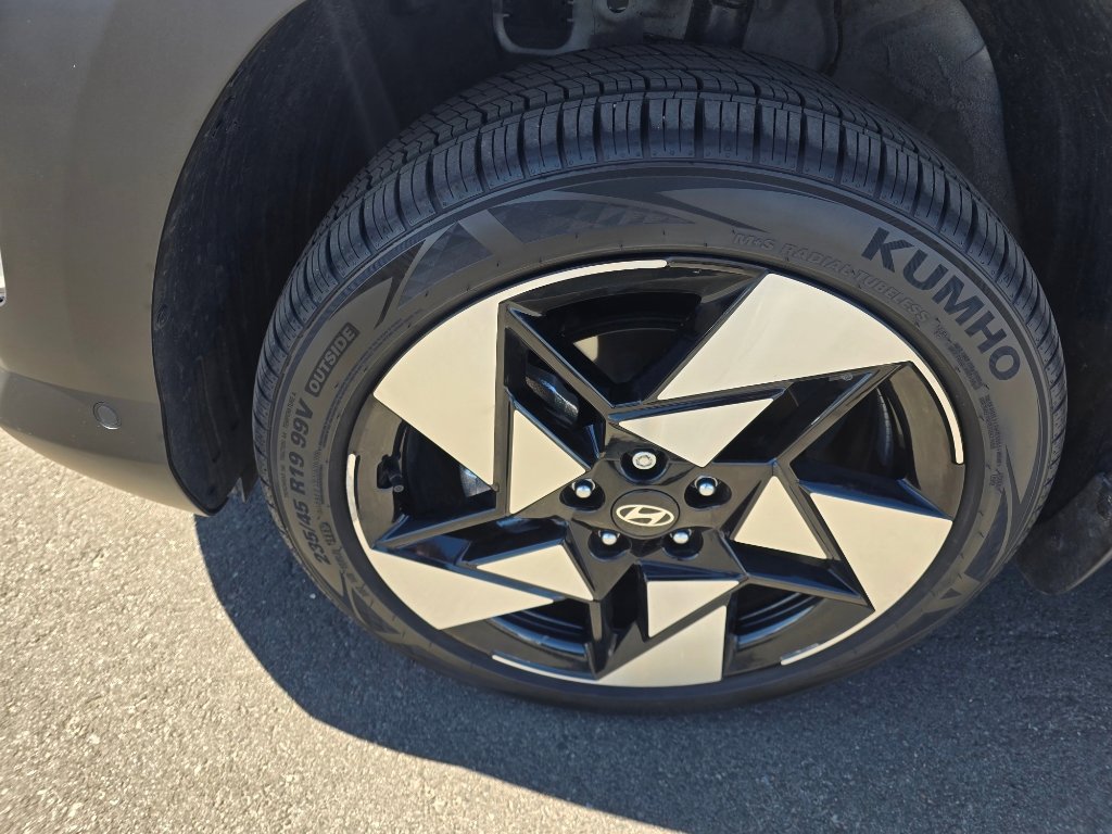 Used 2024 Hyundai Kona Limited image 8