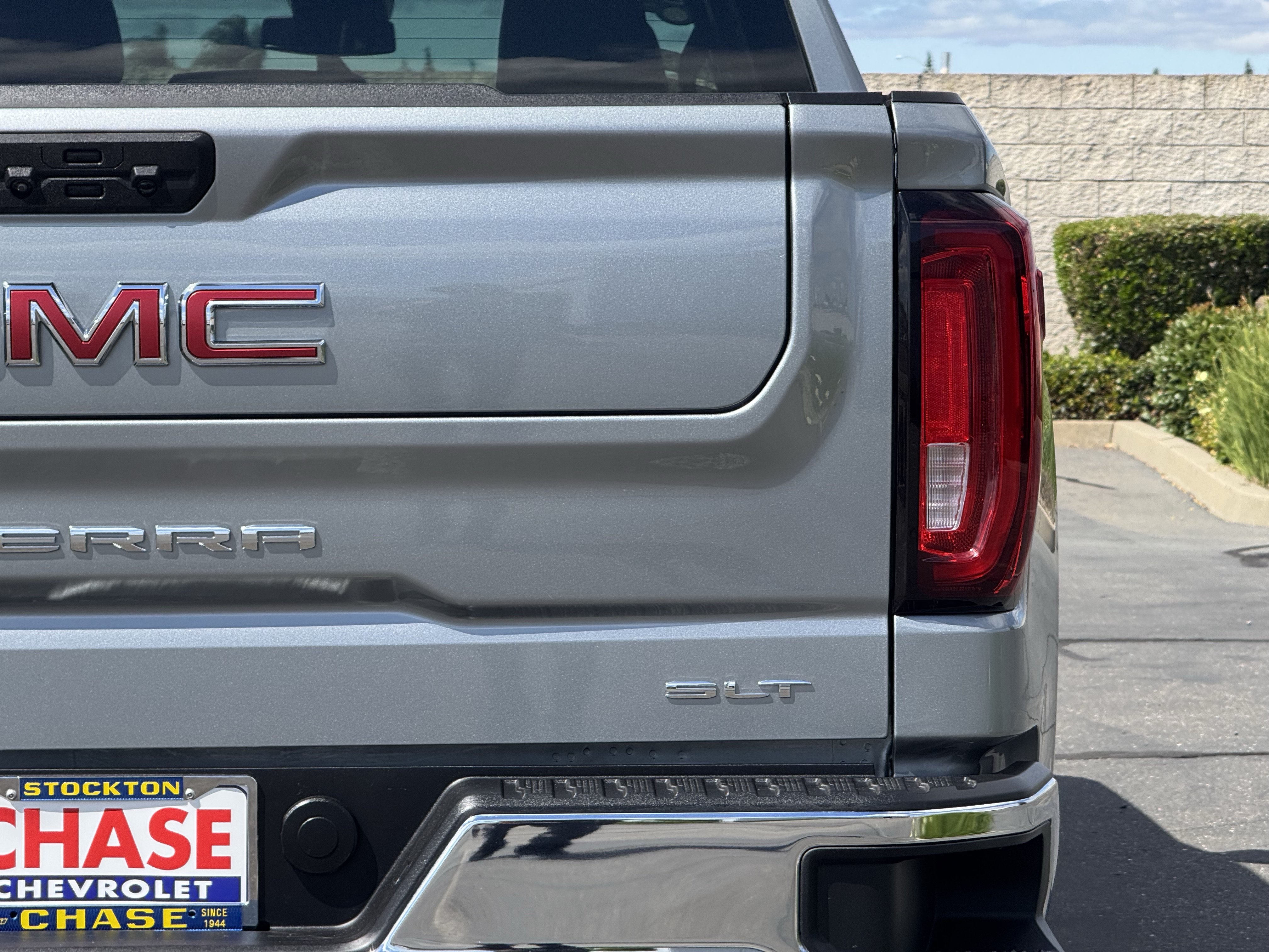 Certified 2025 GMC Sierra 1500 SLT AWD/4WD image 7