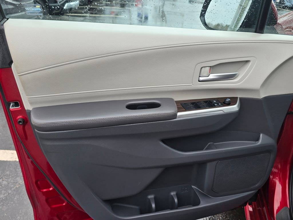 Used 2024 Toyota Sienna XLE w/ XLE Plus Package image 17