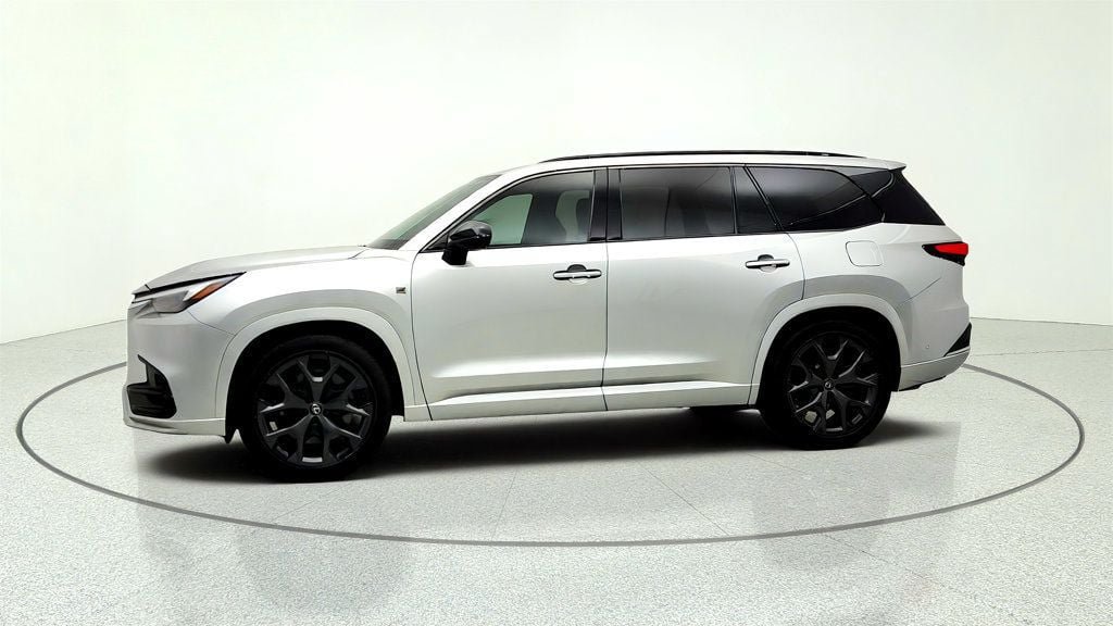 Used 2024 Lexus TX 500h AWD w/ Technology Package image 8