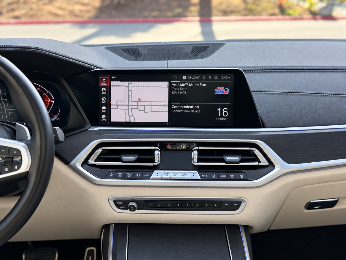 Used 2022 BMW X7 xDrive40i w/ M Sport Package AWD/4WD image 28