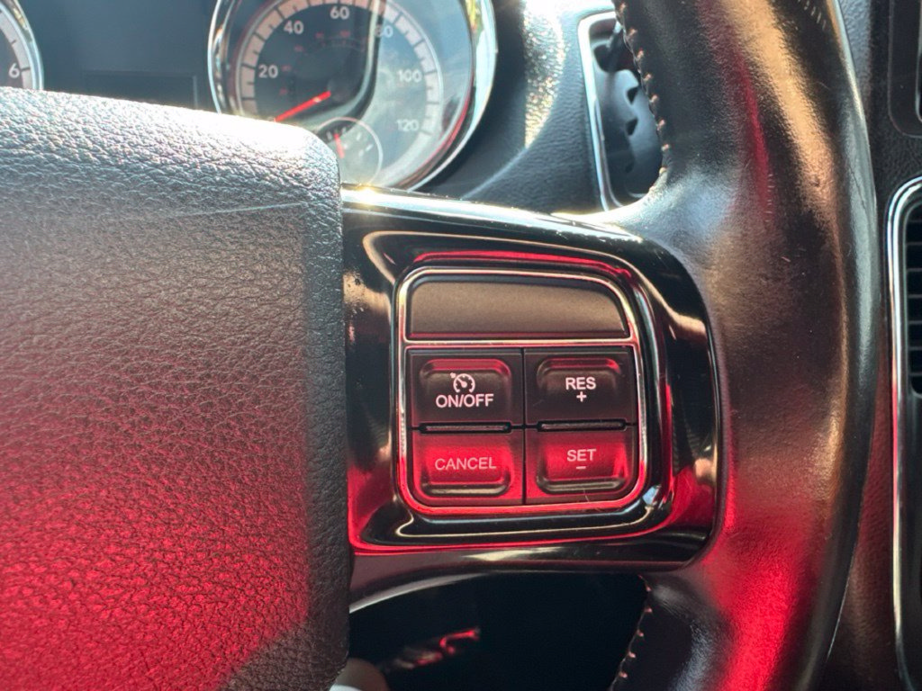 Used 2016 Dodge Grand Caravan SE FWD image 17