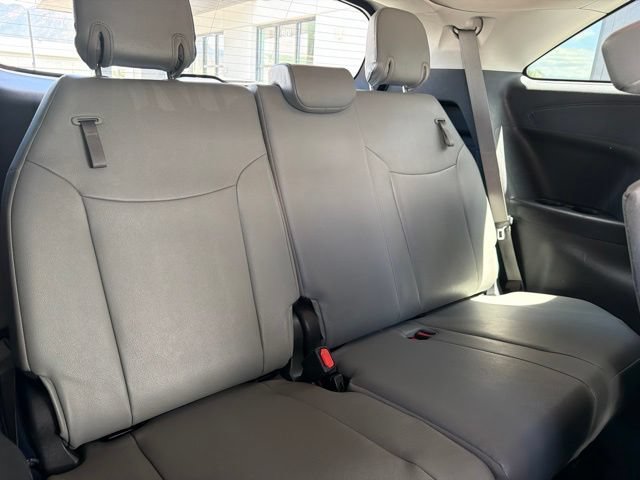Used 2025 Toyota Sienna XLE FWD image 16