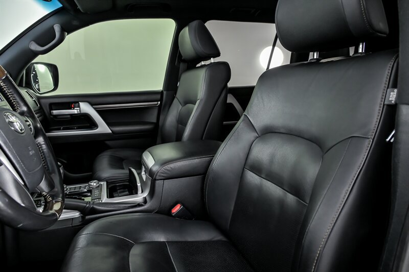 Used 2020 Toyota Land Cruiser Heritage Edition AWD/4WD image 21