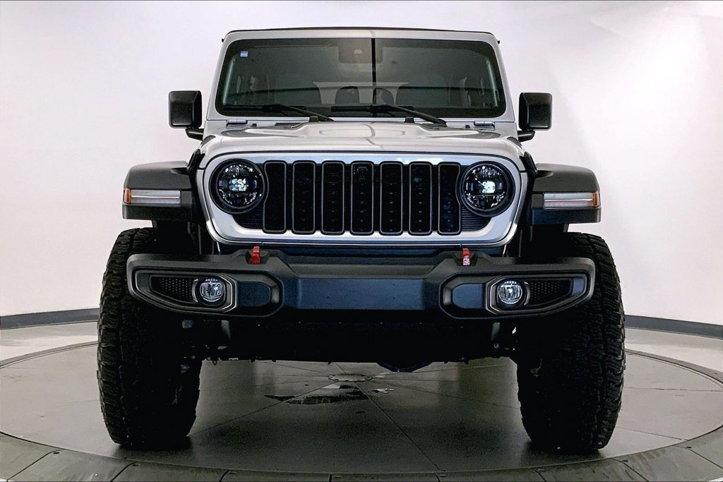 Used 2024 Jeep Wrangler Unlimited Rubicon w/ Technology Group AWD/4WD image 2