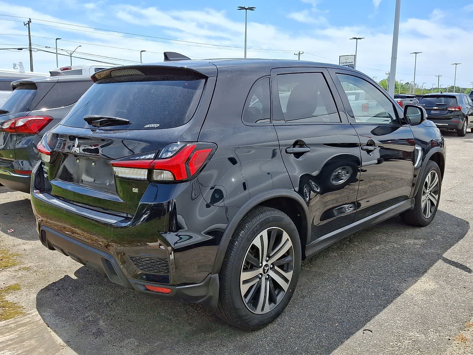 Used 2023 Mitsubishi Outlander Sport SE AWD/4WD image 3
