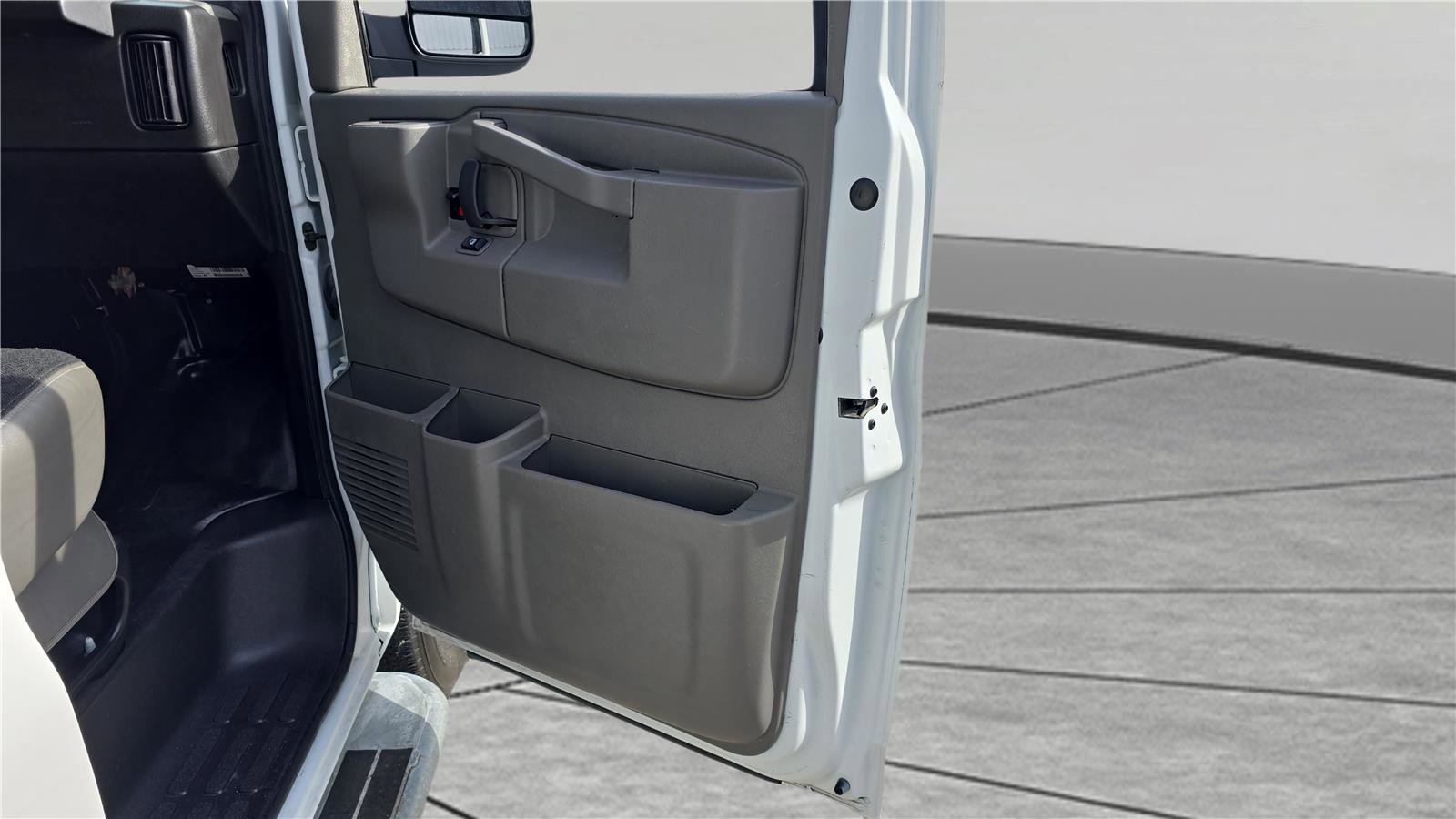 Used 2024 GMC Savana 2500 w/ Driver Convenience Package image 22