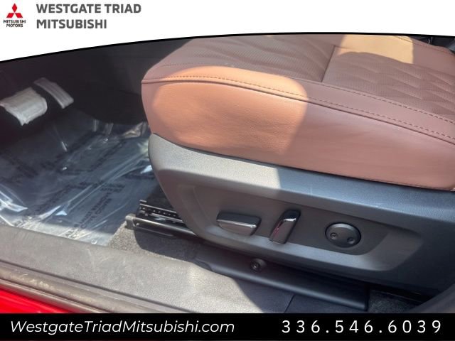 New 2025 Mitsubishi Outlander SEL image 18