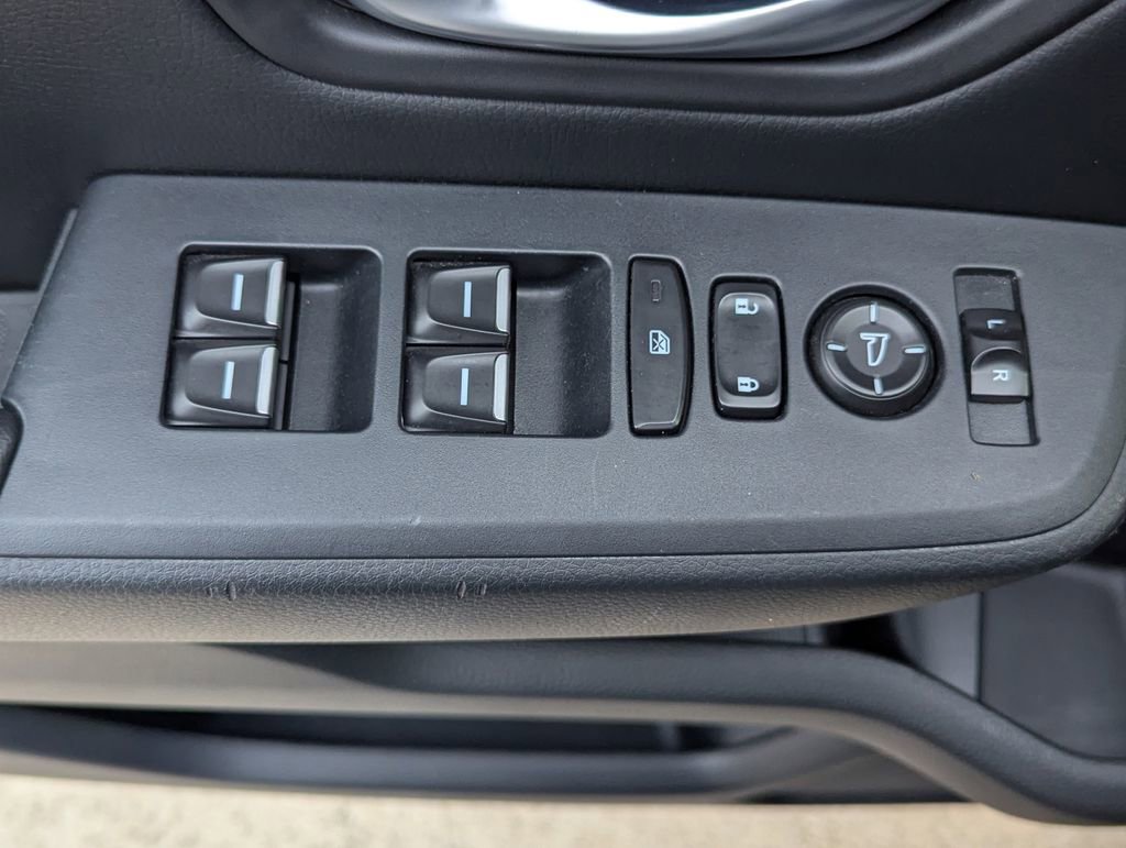 Used 2025 Honda Pilot EX-L image 16