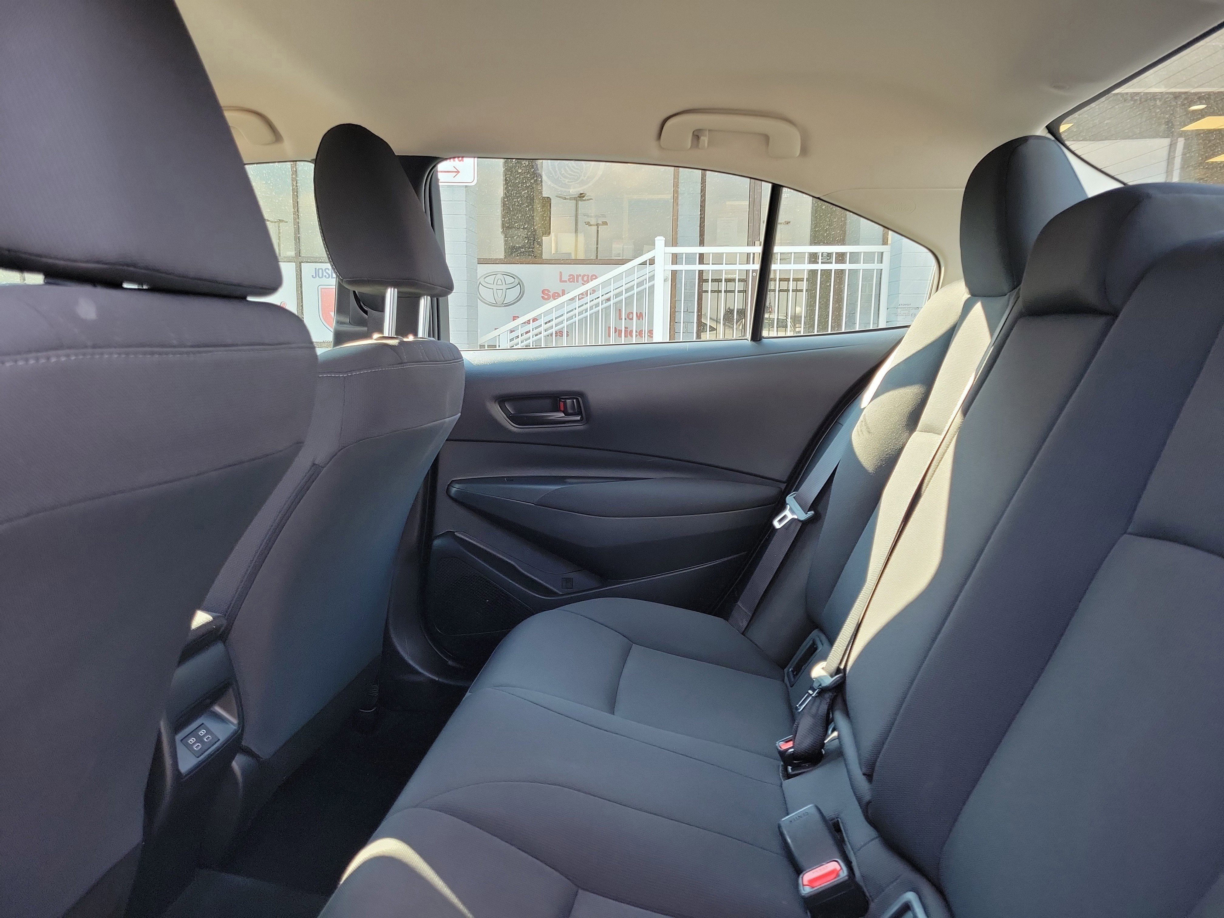 Used 2025 Toyota Corolla LE image 11