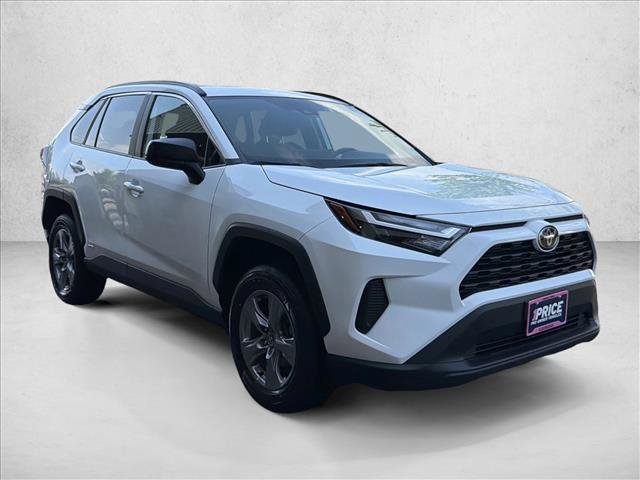 Used 2025 Toyota RAV4 LE AWD/4WD image 3
