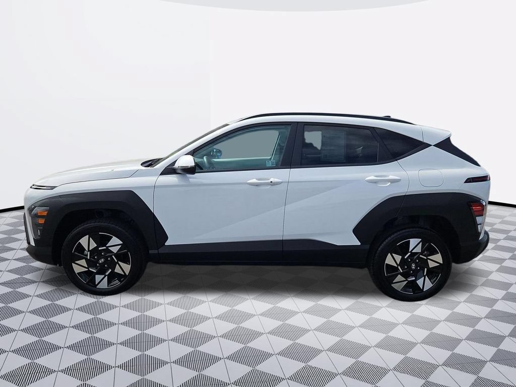 Certified 2025 Hyundai Kona SEL AWD/4WD image 3