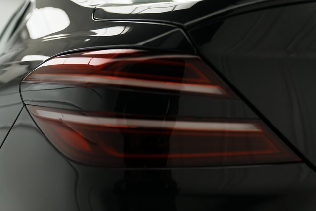 Used 2025 Genesis G70 2.5T image 18