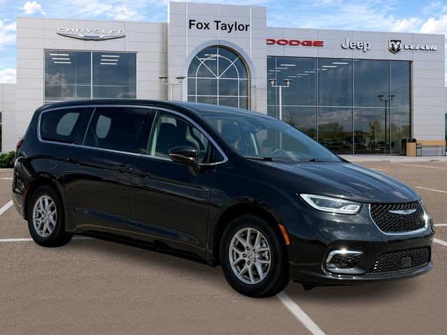 Certified 2024 Chrysler Pacifica Touring-L FWD image 3