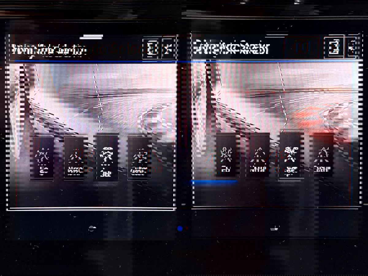 Used 2021 Volkswagen Atlas Cross Sport SEL Premium image 23