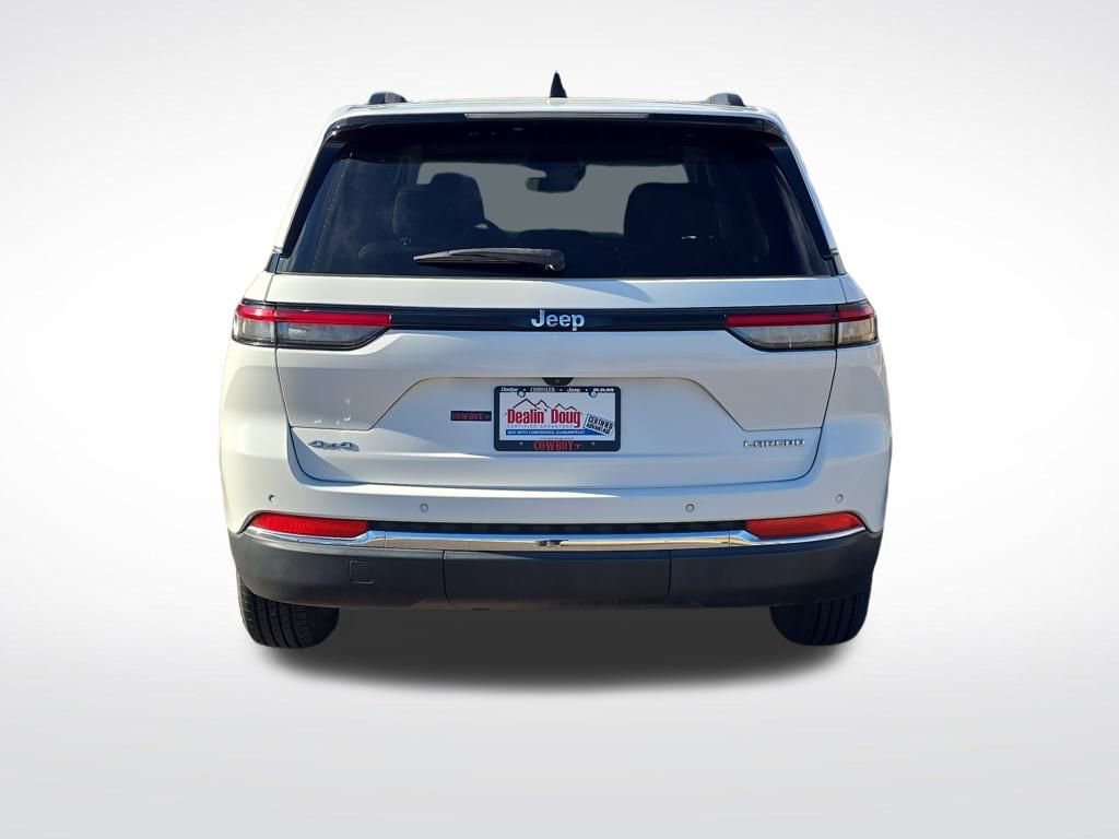 Used 2023 Jeep Grand Cherokee Laredo image 4