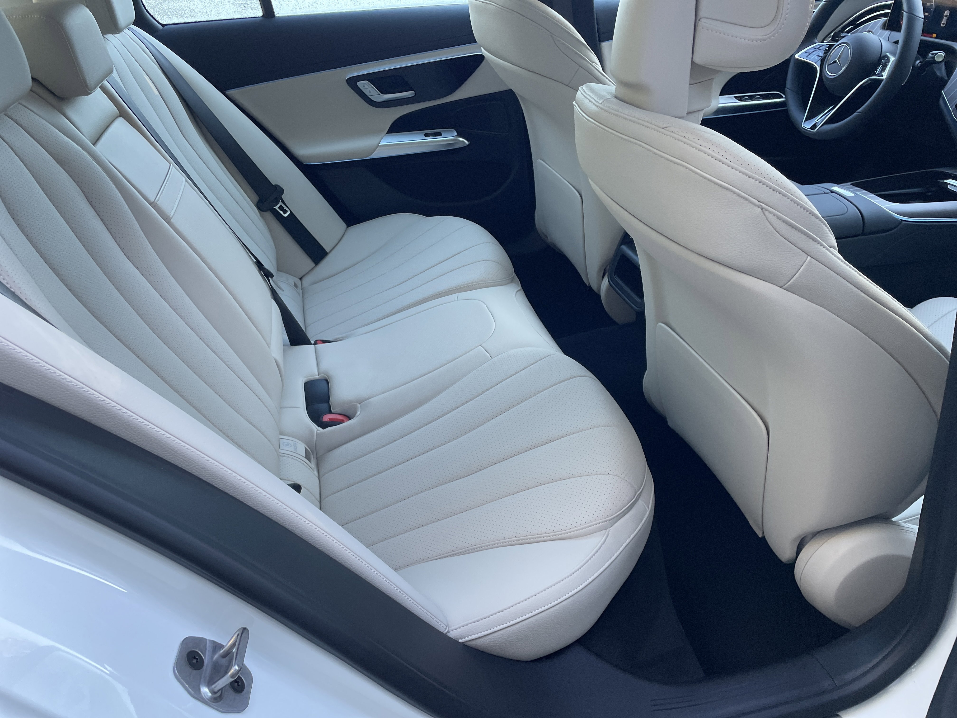 New 2026 Mercedes-Benz E 350 Sedan image 36