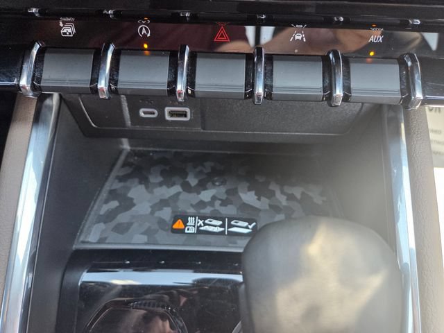 Certified 2024 GMC Canyon Denali AWD/4WD image 35