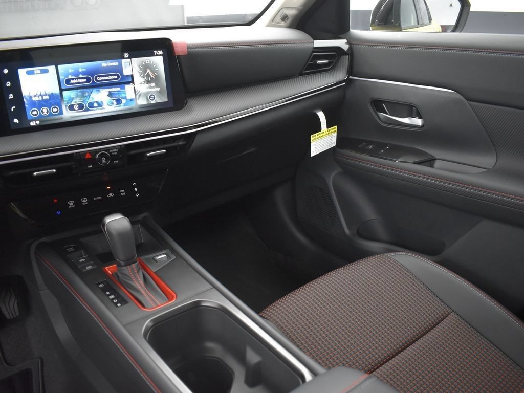 New 2025 Nissan Kicks SR AWD/4WD image 33