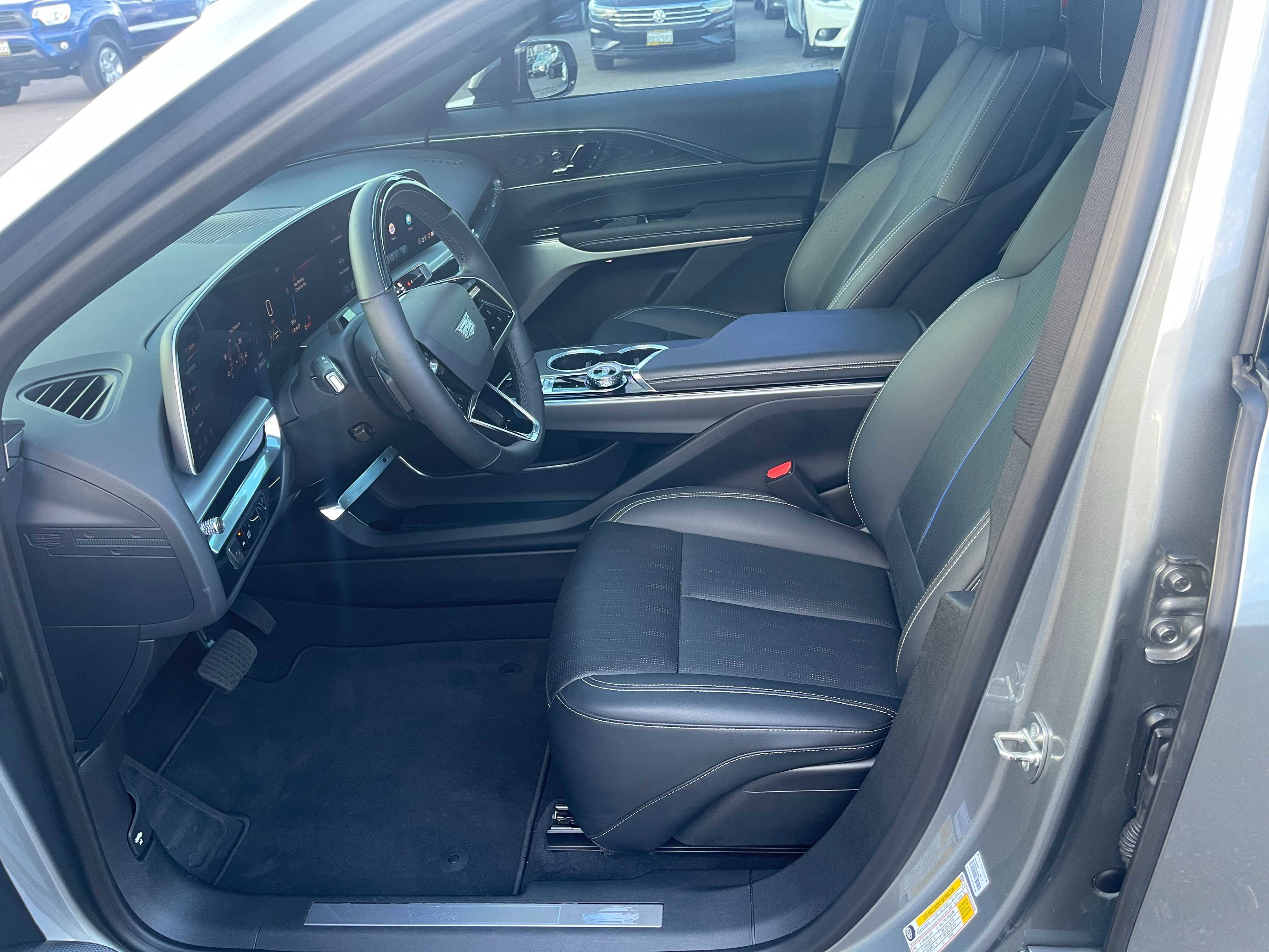 Used 2024 Cadillac Lyriq Sport image 21