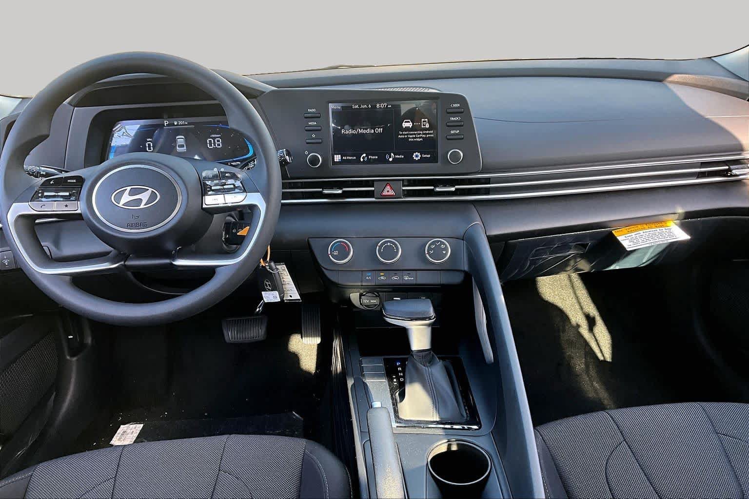 New 2026 Hyundai Elantra SE FWD image 6