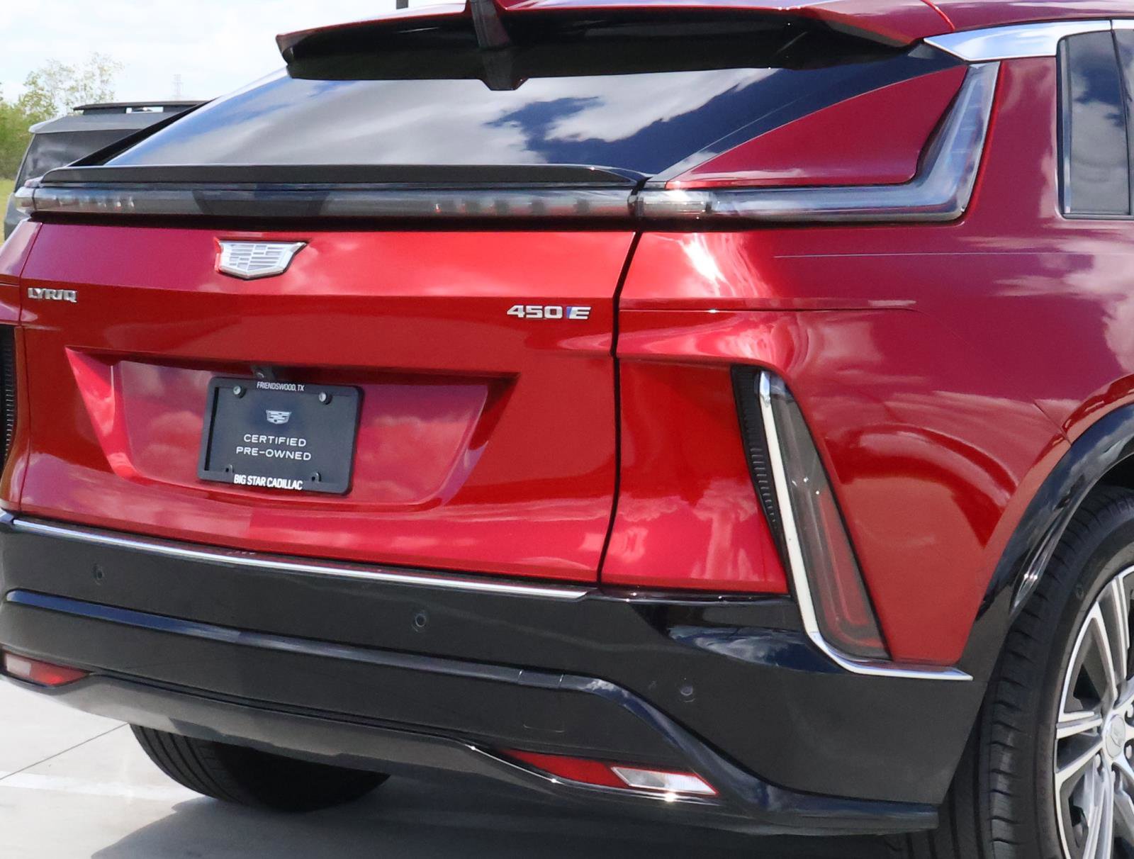 Used 2024 Cadillac Lyriq Luxury w/ LPO, Floor Liner Package image 11