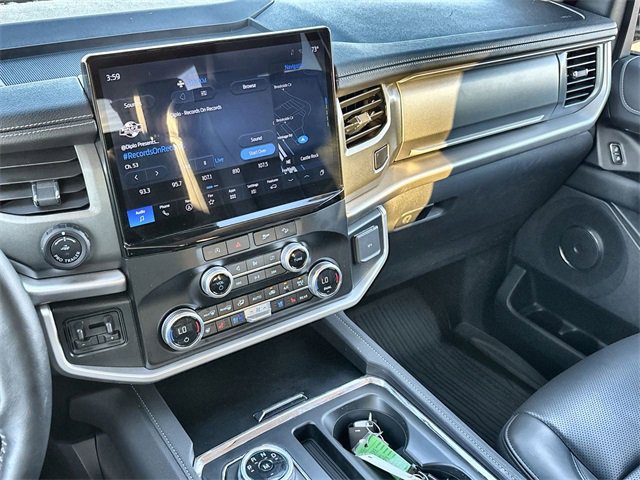 Used 2024 Ford Expedition XLT image 33