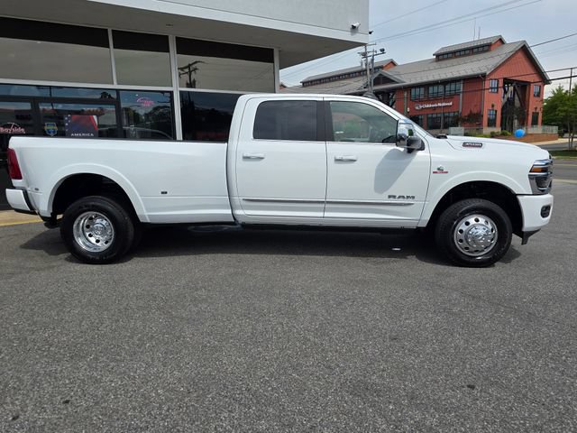New 2026 RAM 3500 Longhorn AWD/4WD image 40