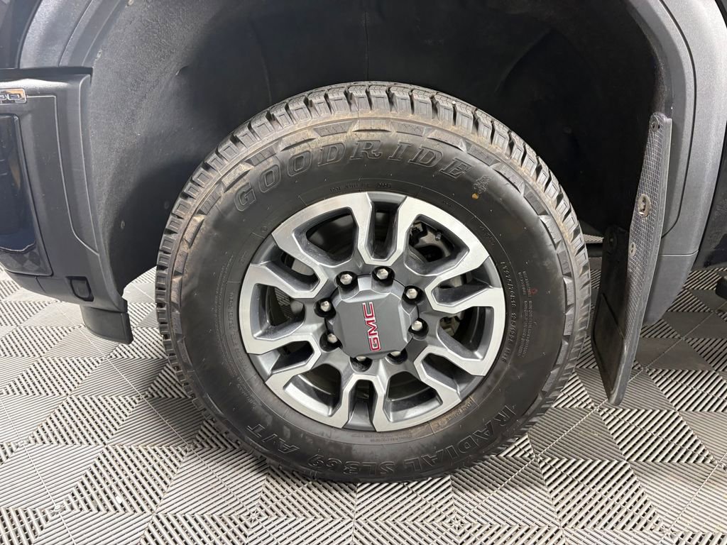 Used 2024 GMC Sierra 2500 AT4 AWD/4WD image 10
