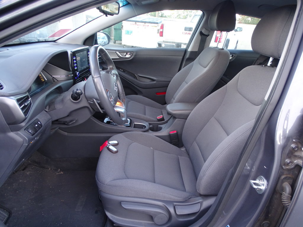 Used 2020 Hyundai Ioniq SE FWD image 8