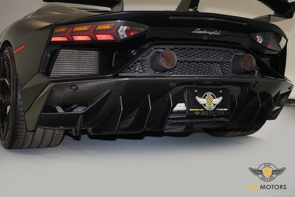 Used 2019 Lamborghini Aventador SVJ image 10