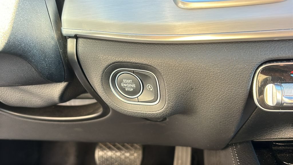 Used 2025 Mercedes-Benz GLS 450 4MATIC image 14