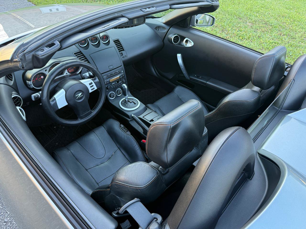 Used 2004 Nissan 350Z Touring RWD image 19