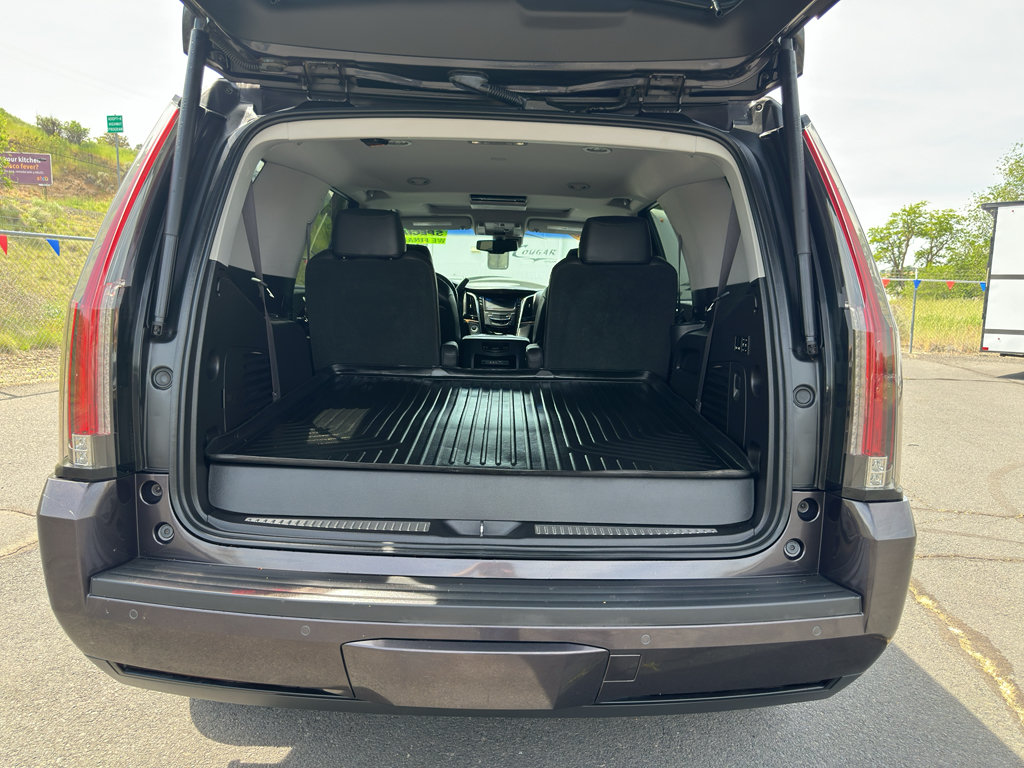 Used 2016 Cadillac Escalade Premium AWD/4WD image 9