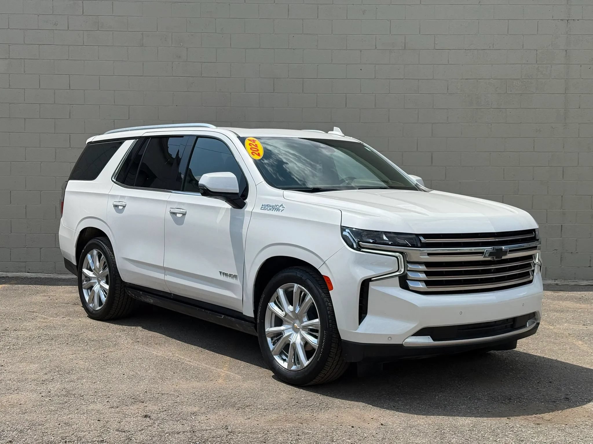 Used 2024 Chevrolet Tahoe High Country AWD/4WD image 14
