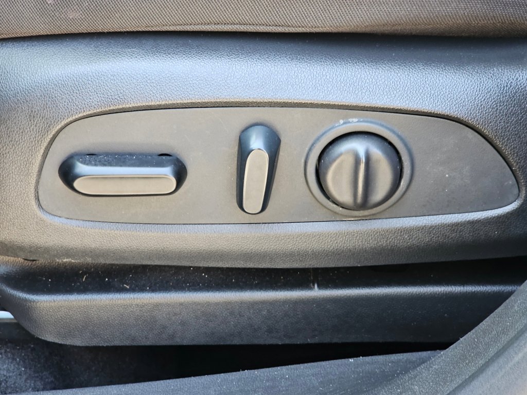 Used 2023 Chevrolet TrailBlazer LT image 29