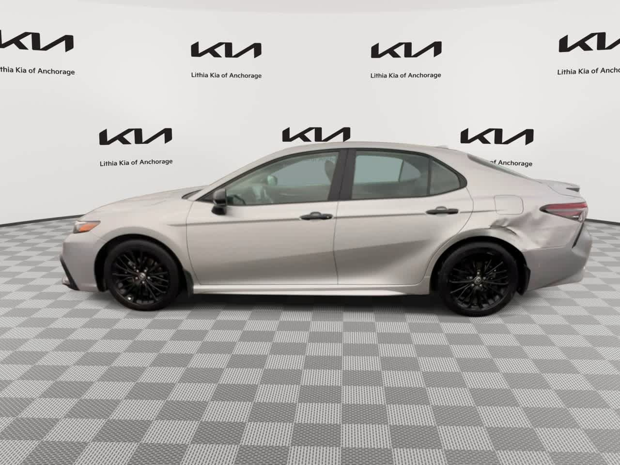 Used 2021 Toyota Camry SE AWD/4WD image 5