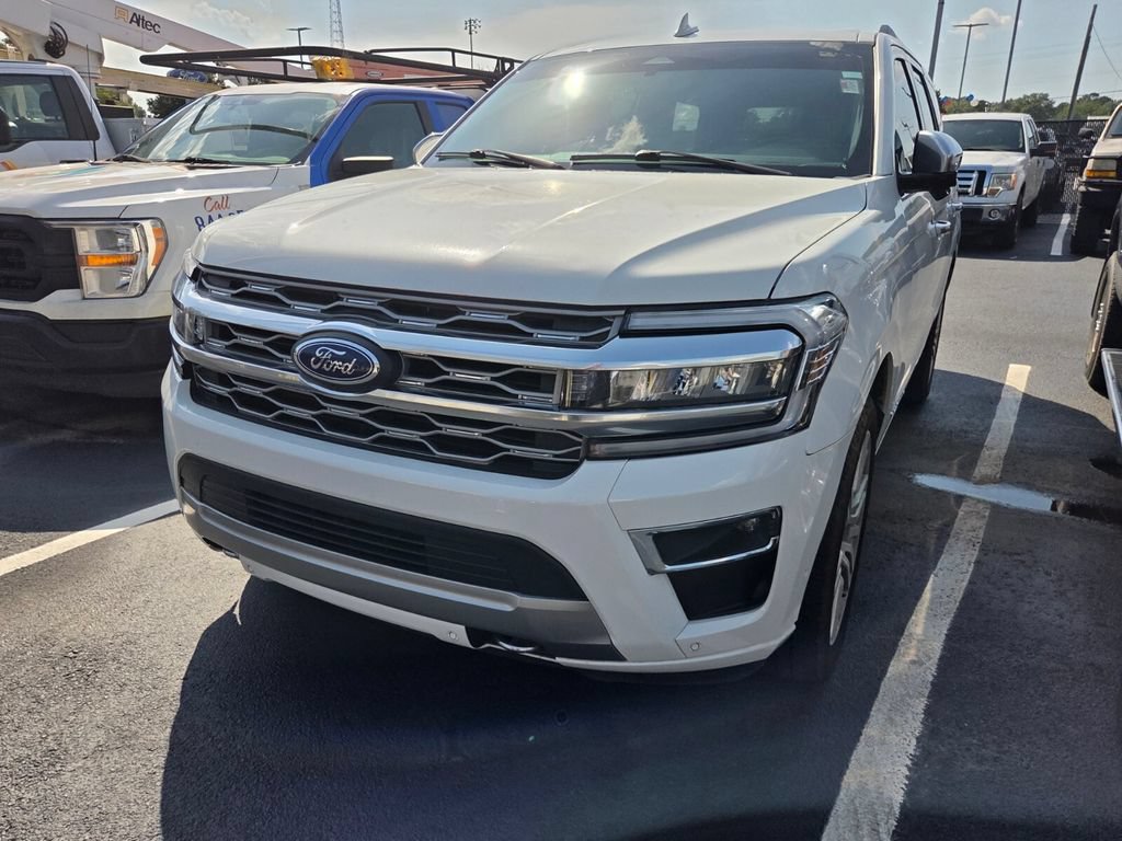 Used 2024 Ford Expedition Platinum AWD/4WD image 5