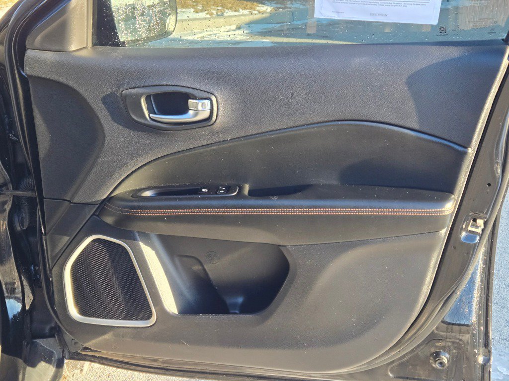 Used 2019 Jeep Compass Limited w/ Safety & Security Group AWD/4WD image 5