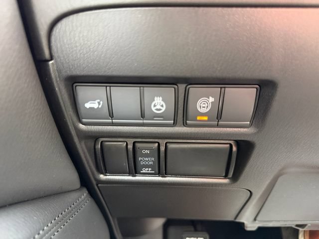 Used 2024 Nissan Armada SL w/ Captain's Chairs Package AWD/4WD image 33