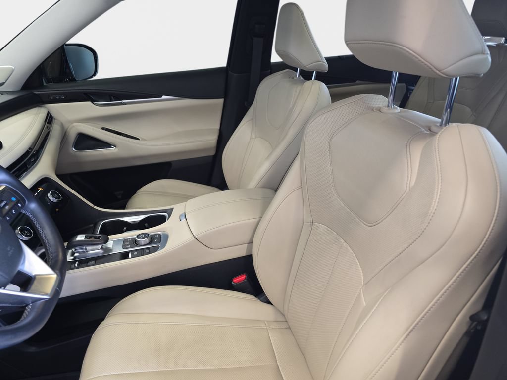 Used 2023 INFINITI QX60 Sensory w/ Cargo Package AWD/4WD image 19
